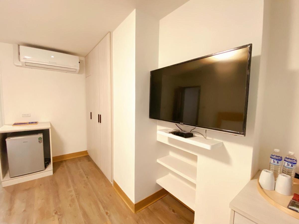 Hotel Huru House Тайчжун Экстерьер фото