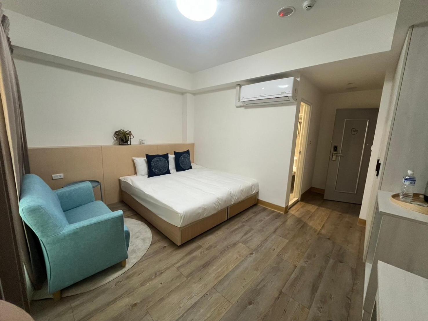 Hotel Huru House Тайчжун Экстерьер фото