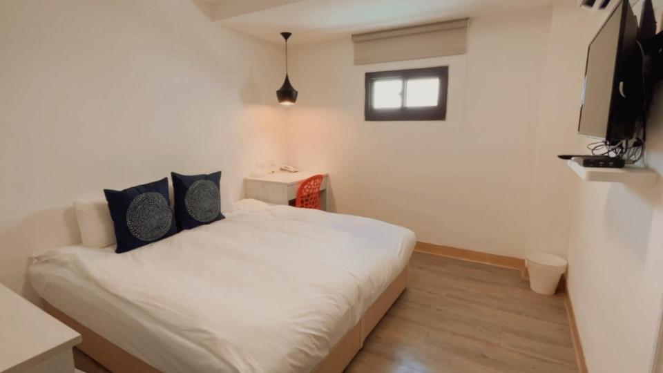 Hotel Huru House Тайчжун Экстерьер фото