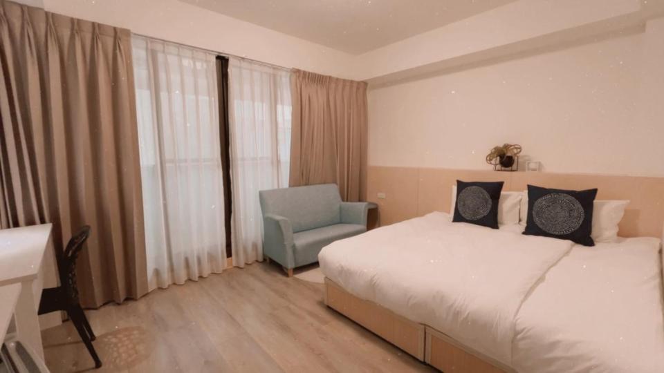 Hotel Huru House Тайчжун Экстерьер фото